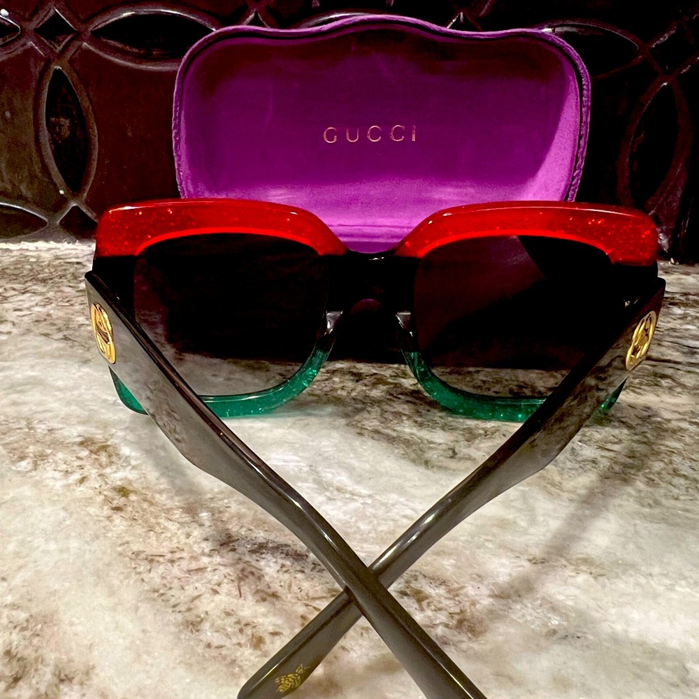 Preloved Gucci oversized sunglasses with case